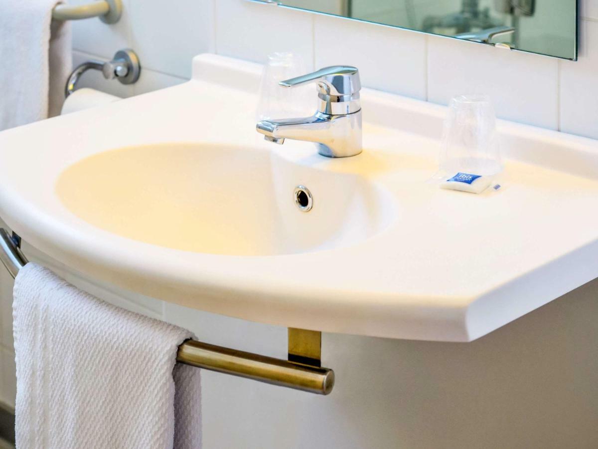 Ibis Budget Pau Лескар Экстерьер фото